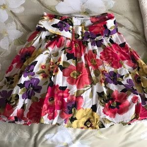 Apt. 9 floral skirt w/ belt, slightly pleaded
